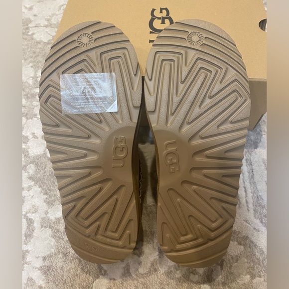 UGG Tasman II (Big Kids)- Chestnut - Picture 3 of 6